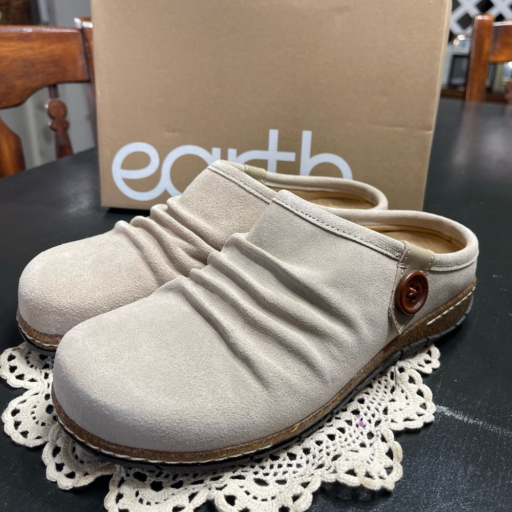 Earth Women's Light Tan Mules with Button Accent